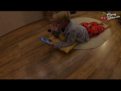 ❤️ Luda plavuša sisa ogroman kurac sisa i poskakuje na njemu - analni seks ❤ Ruski porno kod nas ❤